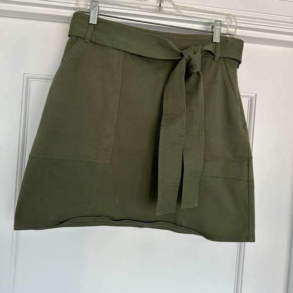 Banana Republic Skirt Banana Republic Belted Utility Skirt - Picture 8 of 9